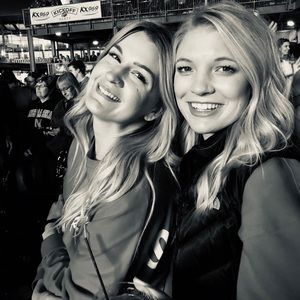 Meet your Posher, Lois